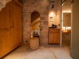 Santa Veneranda Suites by Checkin