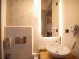 Santa Veneranda Suites by Checkin
