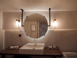 Santa Veneranda Suites by Checkin