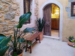 Santa Veneranda Suites by Checkin