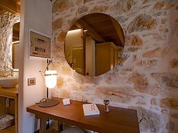 Santa Veneranda Suites by Checkin