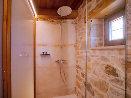 Santa Veneranda Suites by Checkin