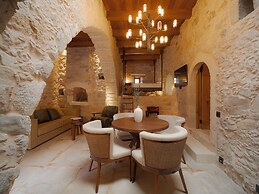 Santa Veneranda Suites by Checkin