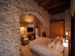 Santa Veneranda Suites by Checkin