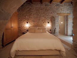 Santa Veneranda Suites by Checkin