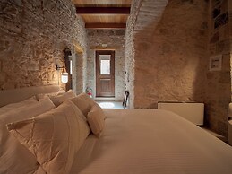 Santa Veneranda Suites by Checkin