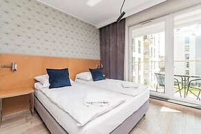 Amber Port 12B by Grand Apartments