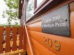 Y Bwthyn Pren, Cabin 209,
