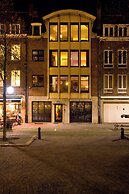 A place - Vrijdagmarkt 1