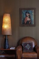 A place - Vrijdagmarkt 1