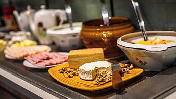 greet Hotel Reims Tinqueux