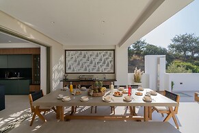 Luxurious Villa Selestine - With Private Pool