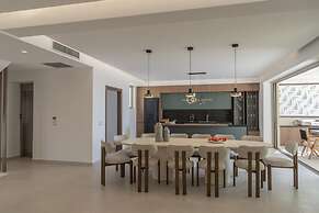 Luxurious Villa Selestine - With Private Pool