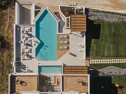 Luxurious Villa Selestine - With Private Pool