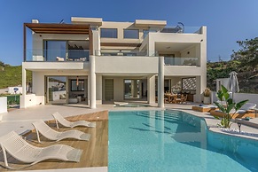Luxurious Villa Selestine - With Private Pool