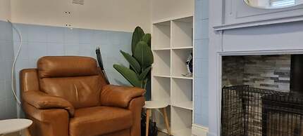 8 Guests - Free Parking - Full Equipped House