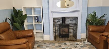 8 Guests - Free Parking - Full Equipped House