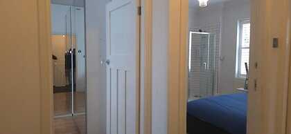 8 Guests - Free Parking - Full Equipped House