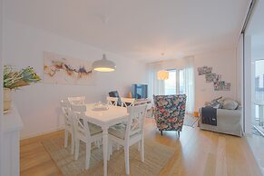 Benfica Prime Terrace II by Homing