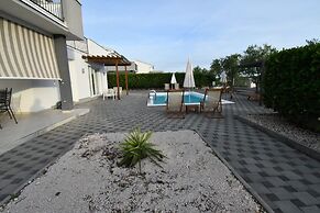 Luxury Escape With Swimming Pool & Modern Design