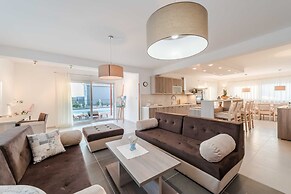 Luxury Escape With Swimming Pool & Modern Design