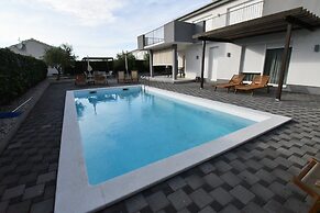 Luxury Escape With Swimming Pool & Modern Design