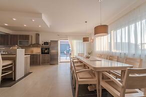 Luxury Escape With Swimming Pool & Modern Design