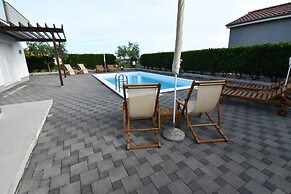 Luxury Escape With Swimming Pool & Modern Design