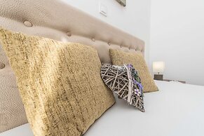 Luxury Escape With Swimming Pool & Modern Design