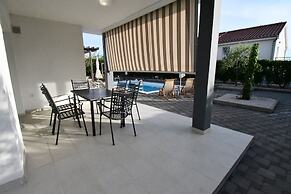 Luxury Escape With Swimming Pool & Modern Design