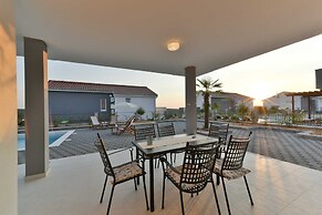 Luxury Escape With Swimming Pool & Modern Design