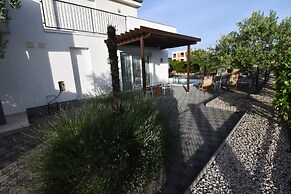 Luxury Escape With Swimming Pool & Modern Design