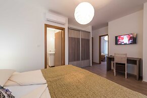 Luxury Escape With Swimming Pool & Modern Design