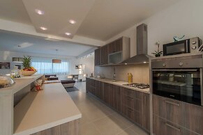 Luxury Escape With Swimming Pool & Modern Design