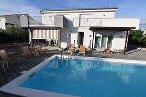 Luxury Escape With Swimming Pool & Modern Design