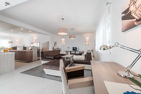 Luxury Escape With Swimming Pool & Modern Design