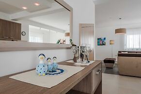 Luxury Escape With Swimming Pool & Modern Design