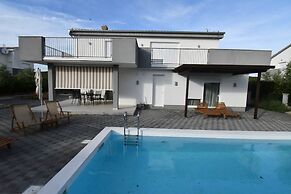 Luxury Escape With Swimming Pool & Modern Design