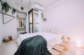 Minimalist Loft 1002