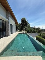 Michel Tropical Seaview Pool Villas