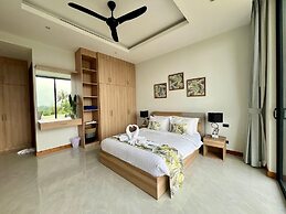Michel Tropical Seaview Pool Villas