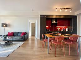 Chic Urban Gateway in Toronto
