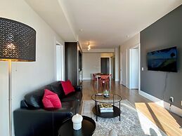 Chic Urban Gateway in Toronto