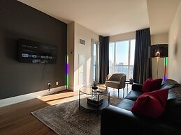 Chic Urban Gateway in Toronto