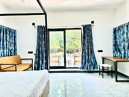 Krishna Farm House And Resort