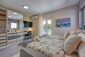Villa Aria With Heated Pool and Whirlpool