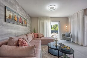 Villa Aria With Heated Pool and Whirlpool
