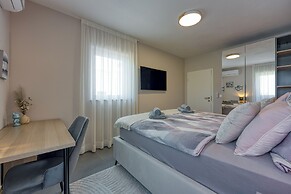 Villa Aria With Heated Pool and Whirlpool