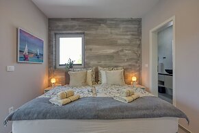 Villa Aria With Heated Pool and Whirlpool