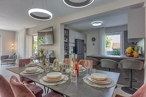 Villa Aria With Heated Pool and Whirlpool